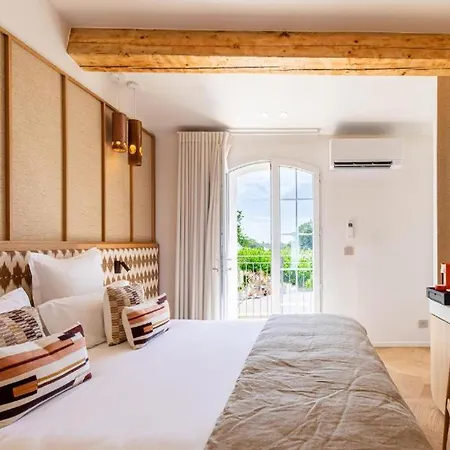 Le Quatre Saisons Et Ses 7 Somptueuses A 300 Euros Par Chambre